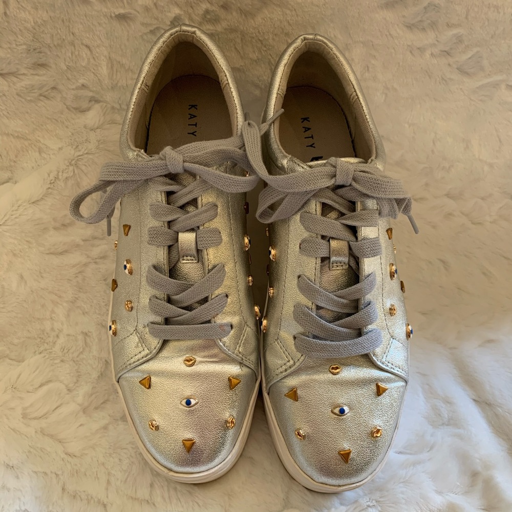 Katy Perry Silver Leather Eye Sneaker “The Dylan”